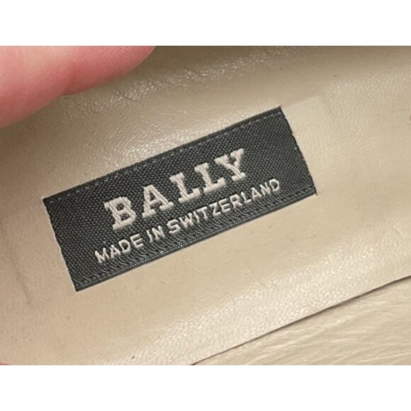 Bally Womens White Leather Loafers With Gold Buckle Detail Size 7 E Switzerland - Picture 7 of 8